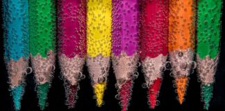 Czy kredki to pomóc dydaktyczną?